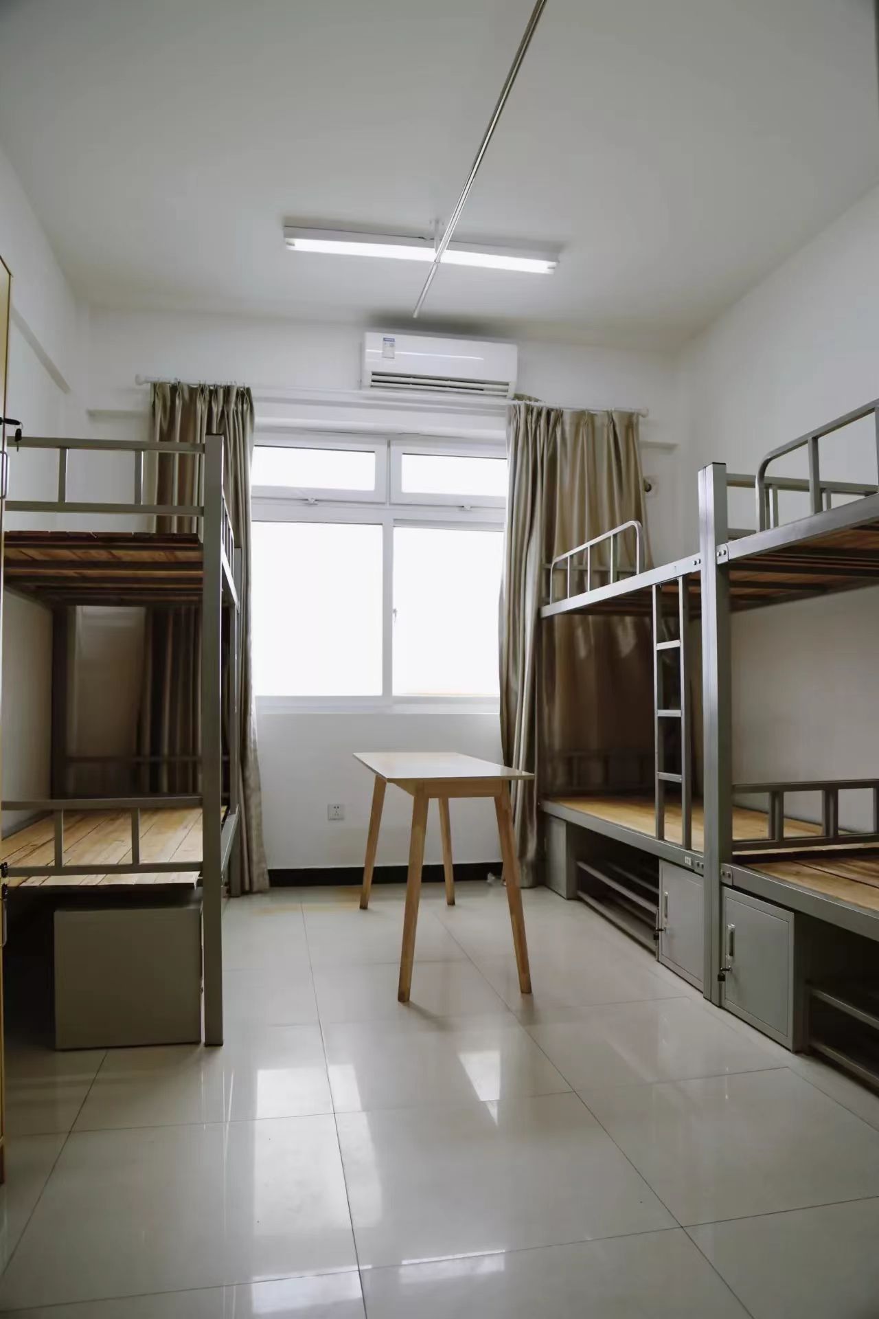 重慶聚英技工學(xué)校沙坪壩校區(qū)寢室環(huán)境